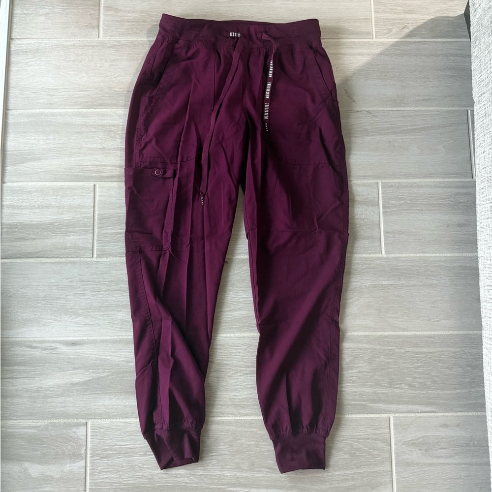 Med Couture Touch jogger scrub pants